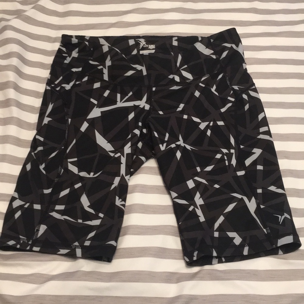 Active wear shorts